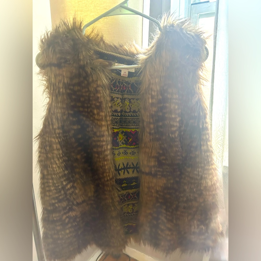 Fur vest!